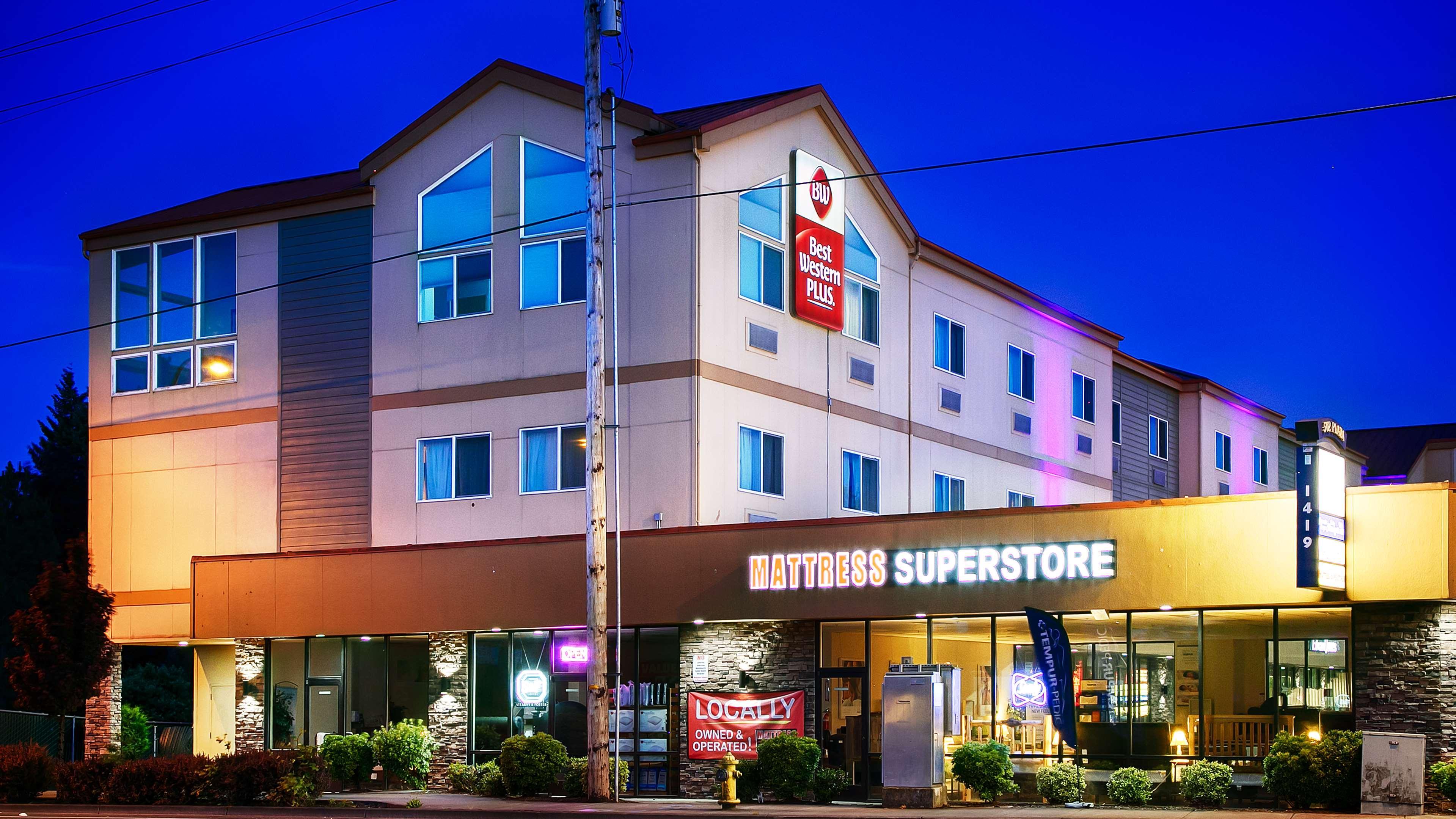 Best Western Plus Battleground Inn & Suites Battle Ground Exterior photo